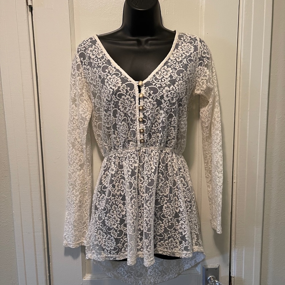 Everly lace blouse size medium